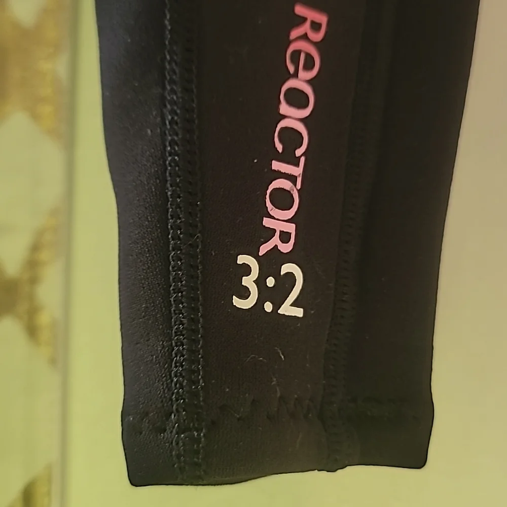 O'Neill Black Wetsuit - Picture 2 of 11